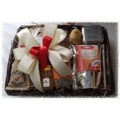 Creston's Pleasures Shipper Style Gift Basket 